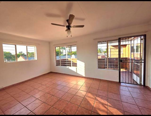 1 BEDROOM APARTMENT FOR SALE IN FREEWAY PARK